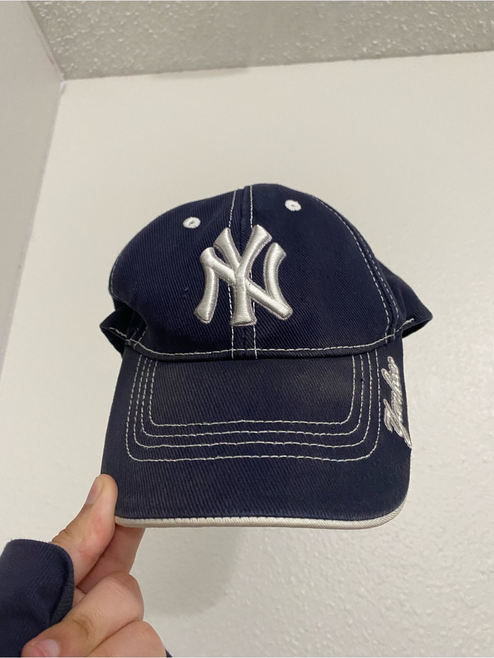 yankees navy fan favorite hat